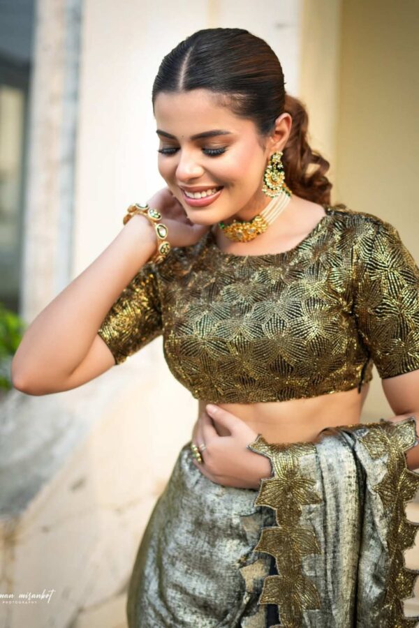 Midnight Shimmer Saree - Image 2