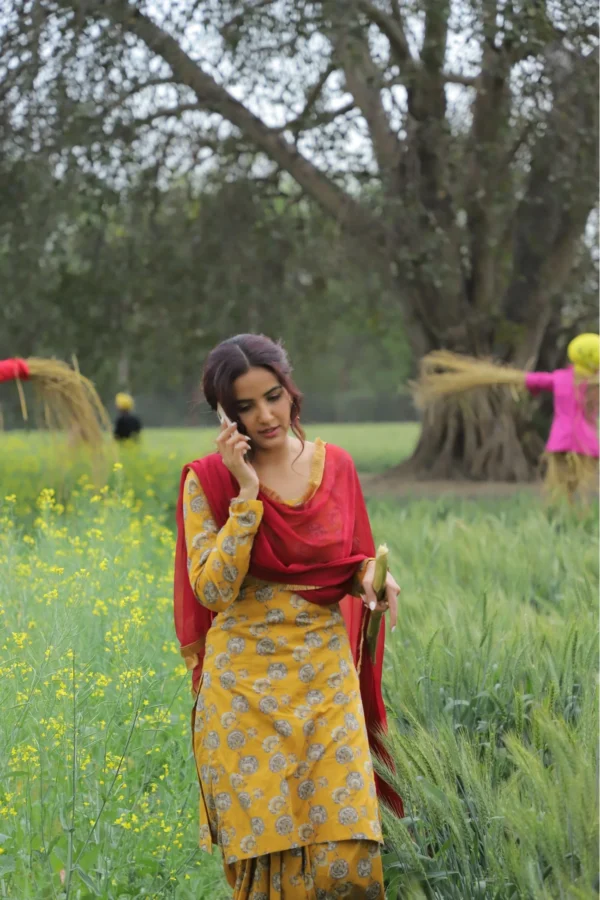 Jasmine Bhasin - Image 2